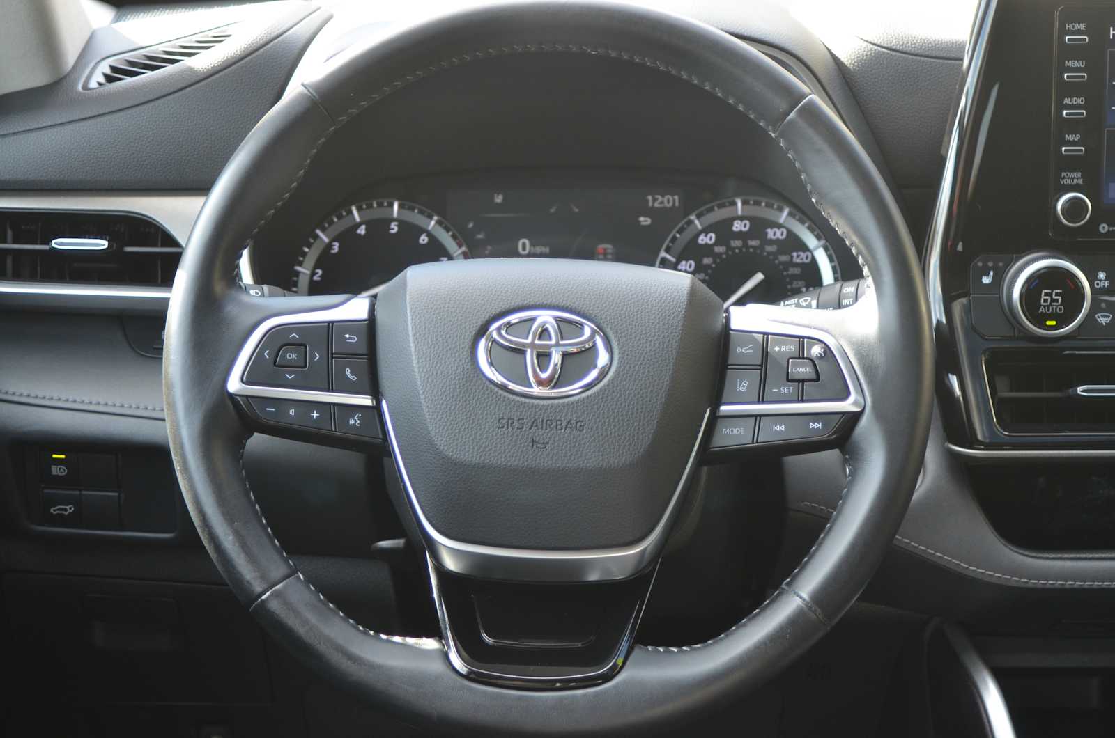 used 2021 Toyota Highlander car, priced at $29,998