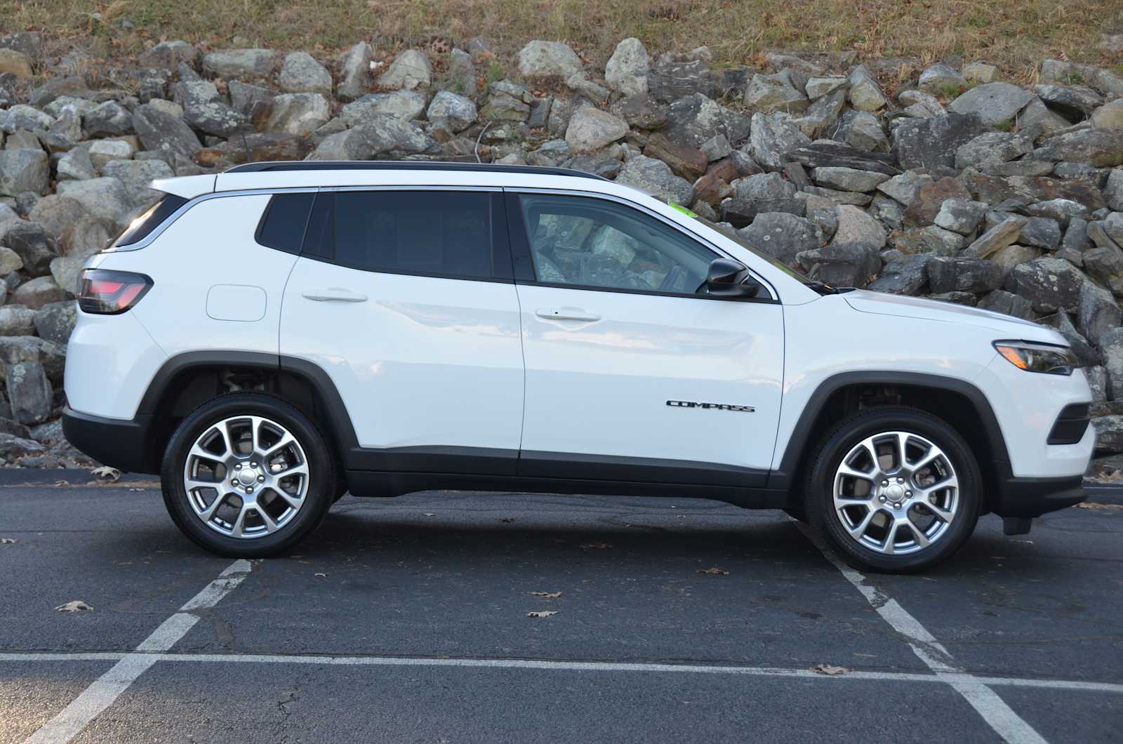 used 2022 Jeep Compass car, priced at $24,998