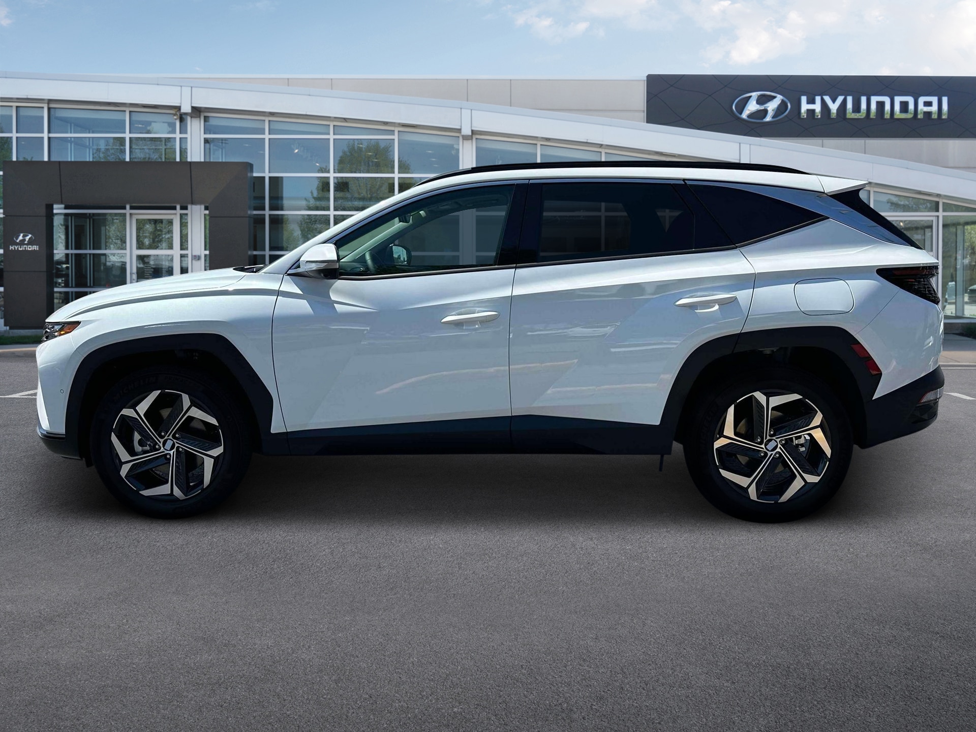 new 2024 Hyundai Tucson Hybrid car, priced at $39,326