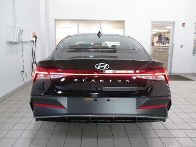 new 2024 Hyundai Elantra car, priced at $25,227