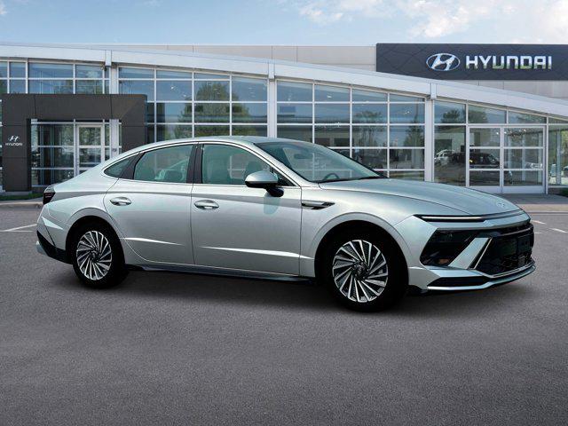 new 2025 Hyundai Sonata Hybrid car, priced at $31,170