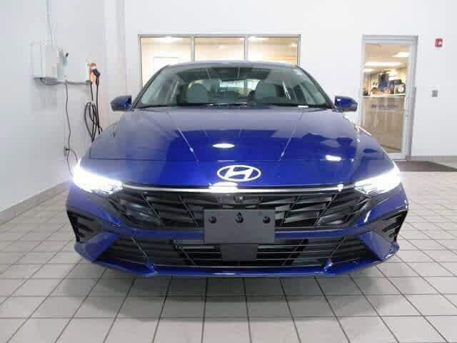 new 2024 Hyundai Elantra car