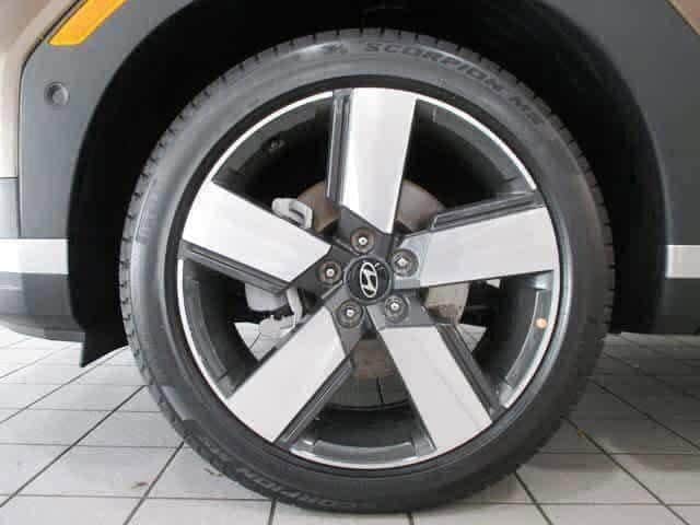 new 2024 Hyundai Santa Fe car, priced at $41,525