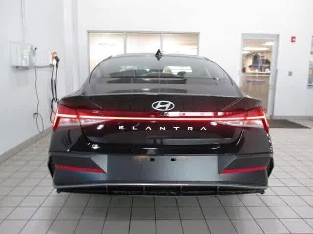 new 2024 Hyundai Elantra car, priced at $25,092