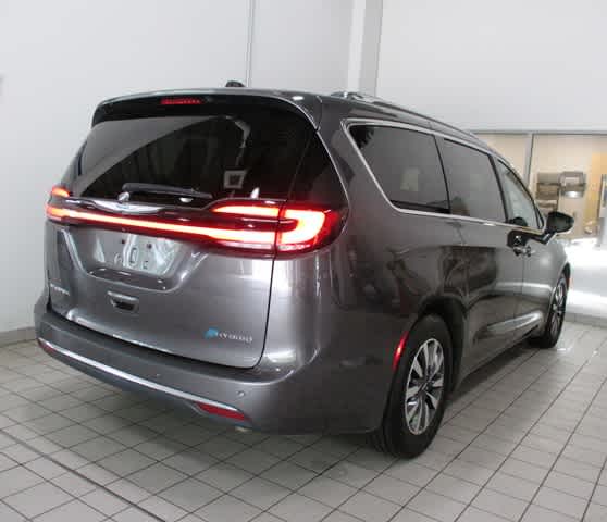 used 2021 Chrysler Pacifica Hybrid car, priced at $22,998