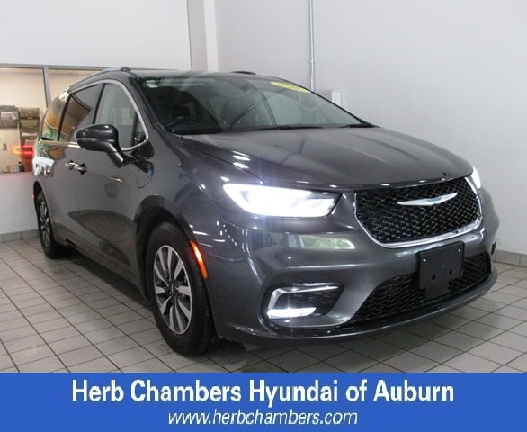 used 2021 Chrysler Pacifica Hybrid car, priced at $22,998