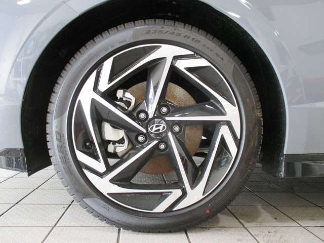 new 2025 Hyundai Sonata car, priced at $31,604