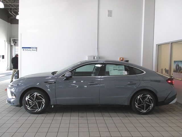 new 2025 Hyundai Sonata car, priced at $31,604