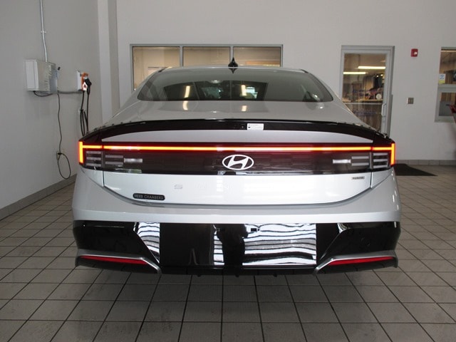 new 2025 Hyundai Sonata Hybrid car, priced at $31,690
