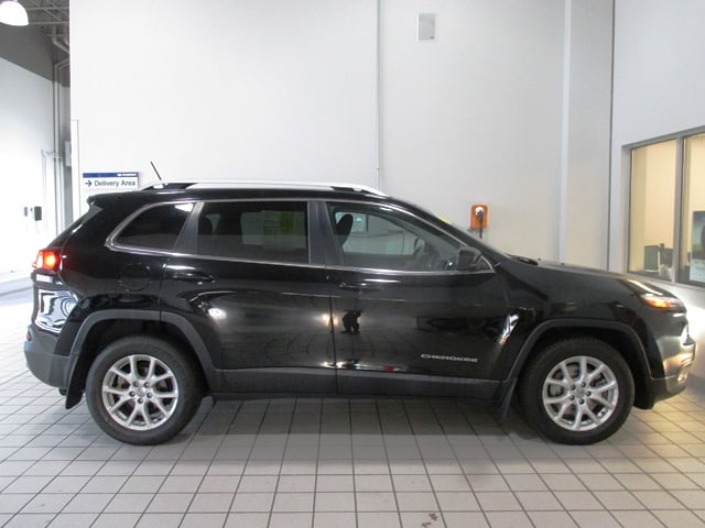 used 2018 Jeep Cherokee car, priced at $14,998