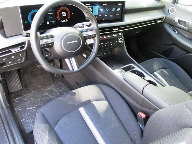 new 2025 Hyundai Sonata Hybrid car, priced at $31,719