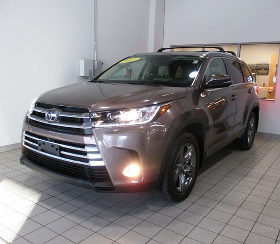 used 2017 Toyota Highlander car, priced at $23,998