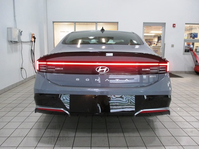 new 2025 Hyundai Sonata Hybrid car, priced at $31,637