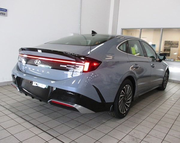 new 2025 Hyundai Sonata Hybrid car, priced at $31,719