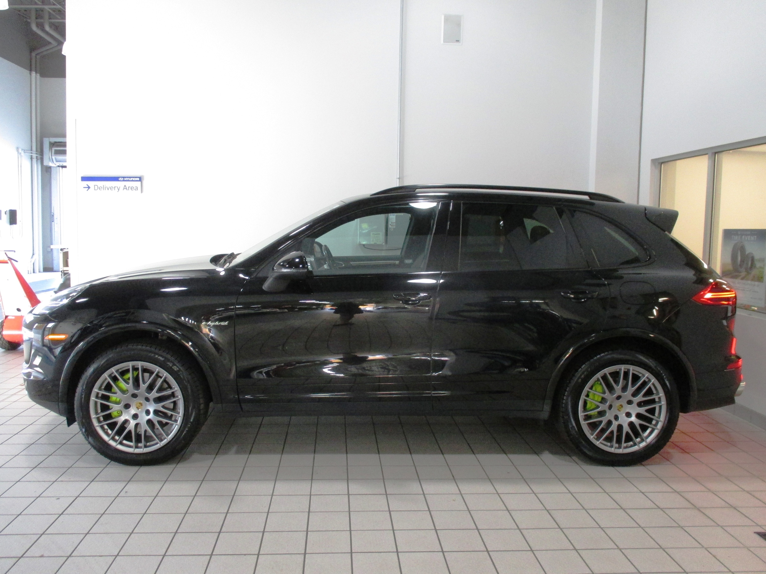 used 2018 Porsche Cayenne E-Hybrid car, priced at $28,998