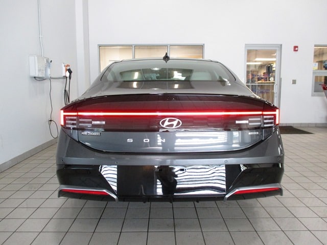 new 2025 Hyundai Sonata Hybrid car, priced at $37,944