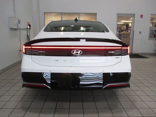 new 2025 Hyundai Sonata Hybrid car