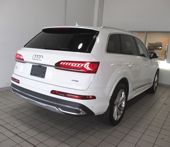 used 2023 Audi Q7 car, priced at $46,498