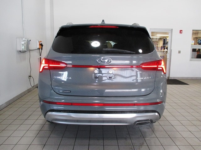 used 2022 Hyundai Santa Fe car, priced at $30,998