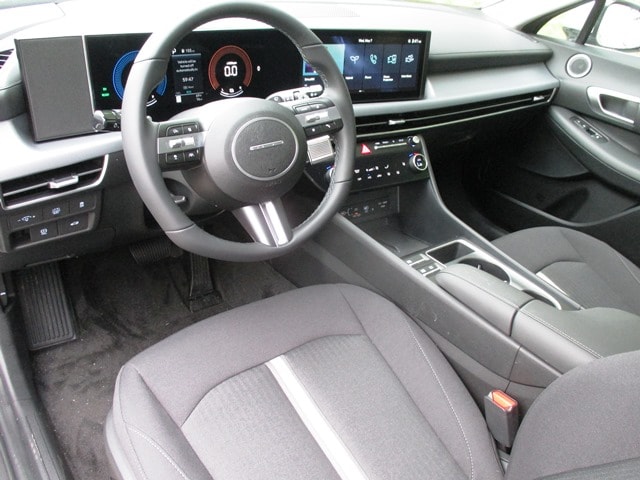 new 2025 Hyundai Sonata Hybrid car, priced at $31,637