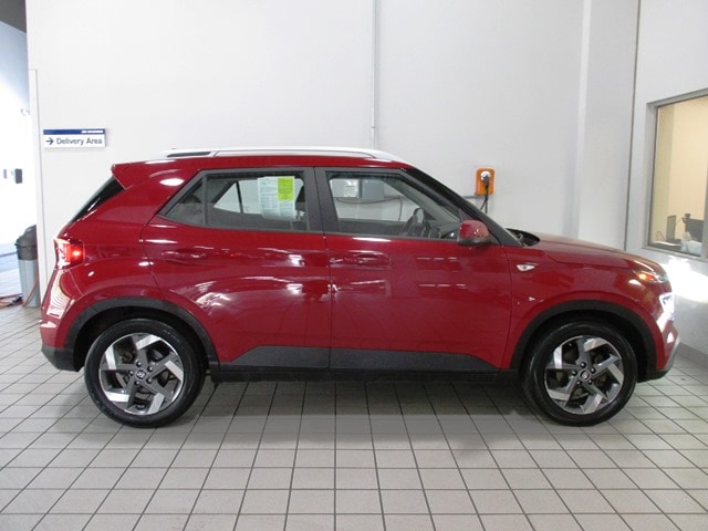 used 2022 Hyundai Venue car, priced at $17,998