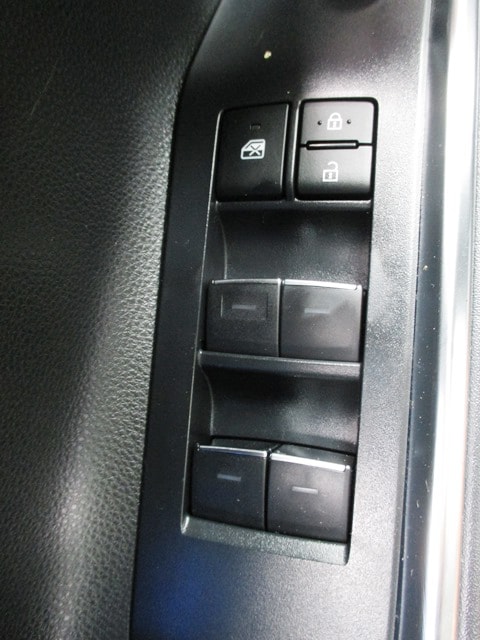 used 2022 Toyota Highlander Hybrid car, priced at $42,998