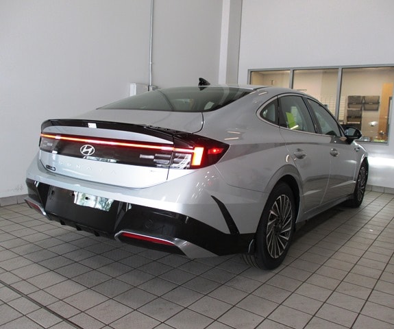 new 2025 Hyundai Sonata Hybrid car, priced at $31,690