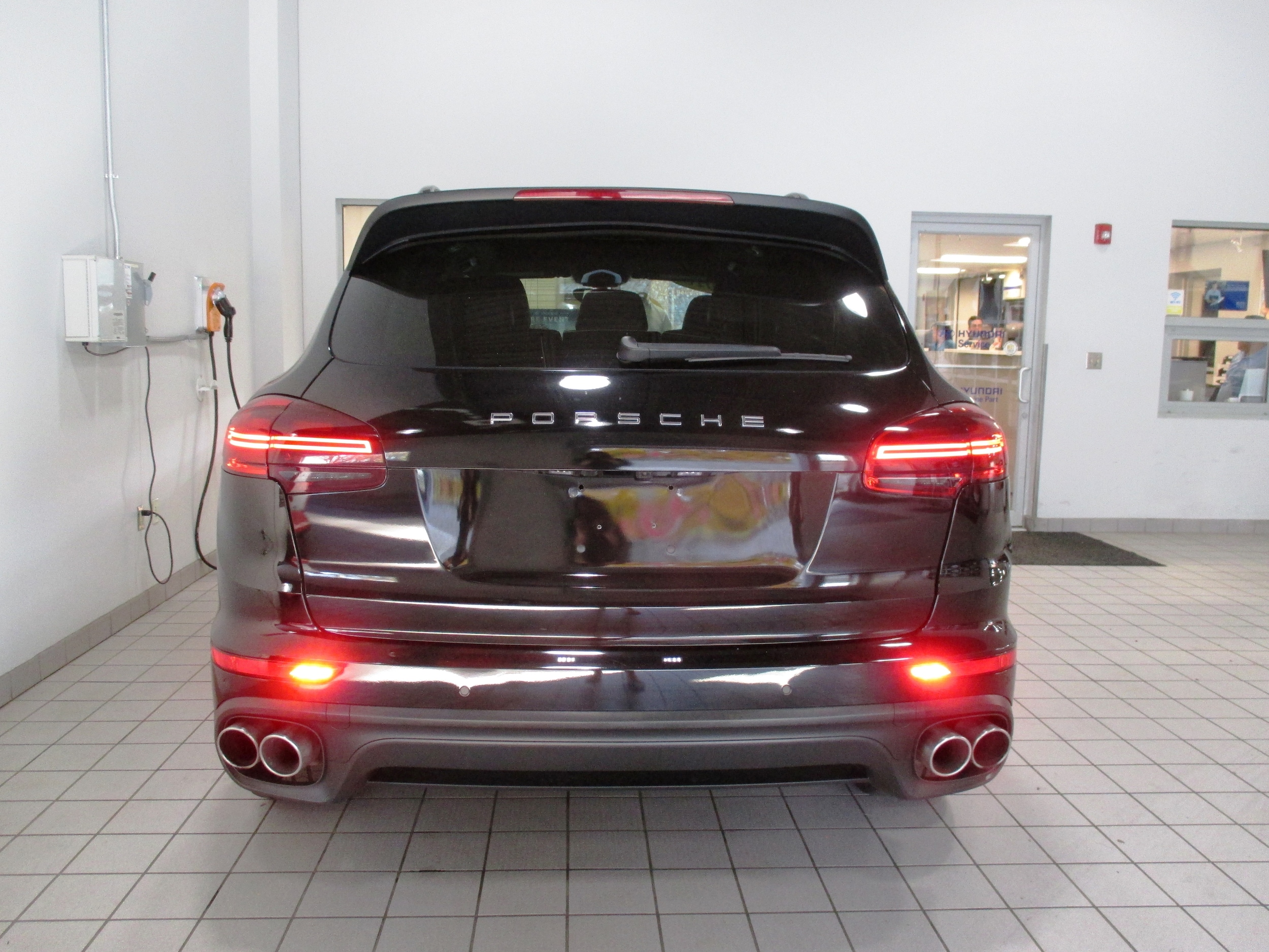 used 2018 Porsche Cayenne E-Hybrid car, priced at $28,998