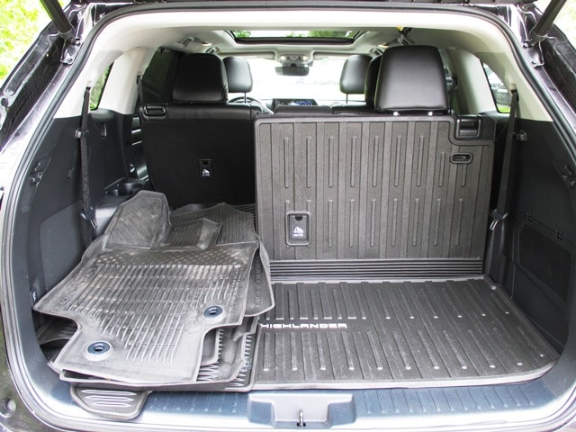 used 2022 Toyota Highlander Hybrid car, priced at $42,998