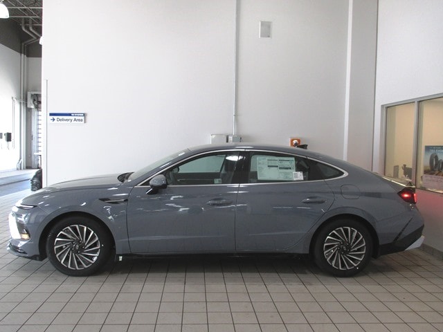 new 2025 Hyundai Sonata Hybrid car, priced at $31,719