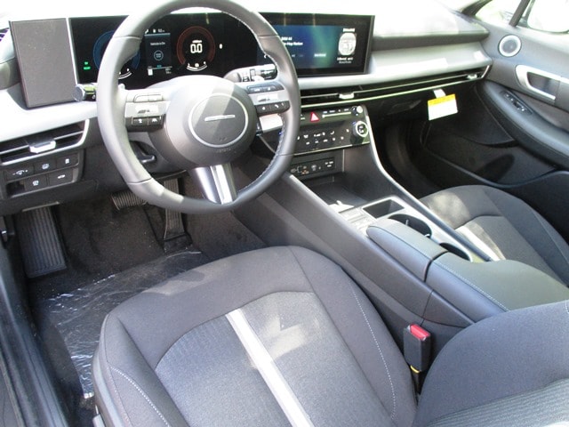 new 2025 Hyundai Sonata Hybrid car, priced at $31,690