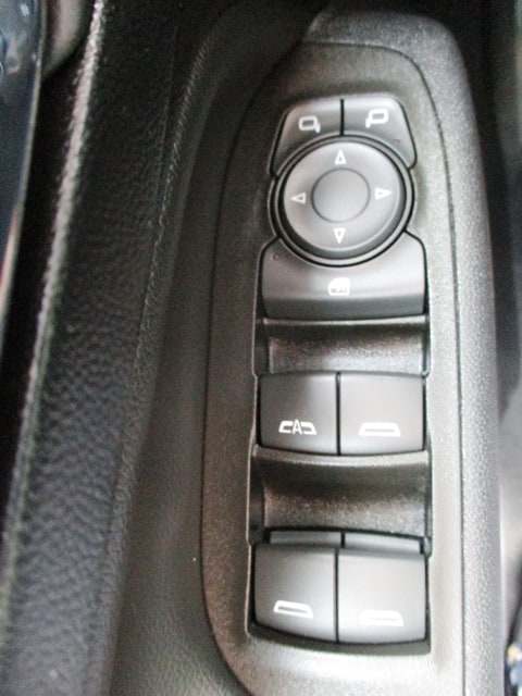 used 2023 Chevrolet Equinox car, priced at $24,998