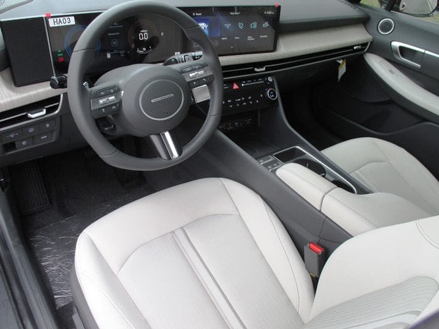 new 2025 Hyundai Sonata Hybrid car, priced at $32,117