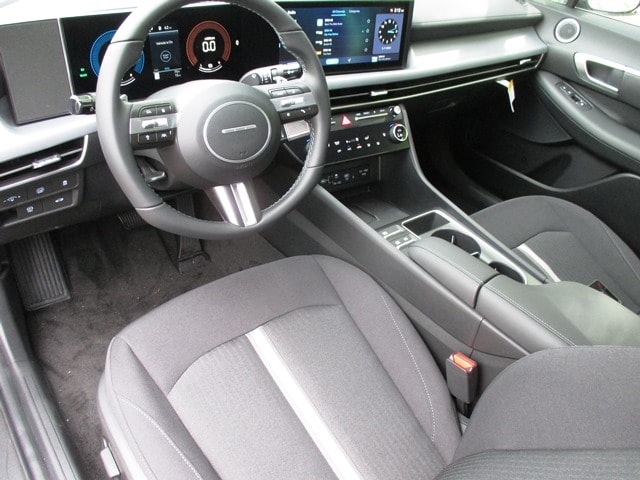 new 2025 Hyundai Sonata Hybrid car, priced at $31,757