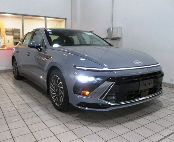 new 2025 Hyundai Sonata Hybrid car, priced at $31,450