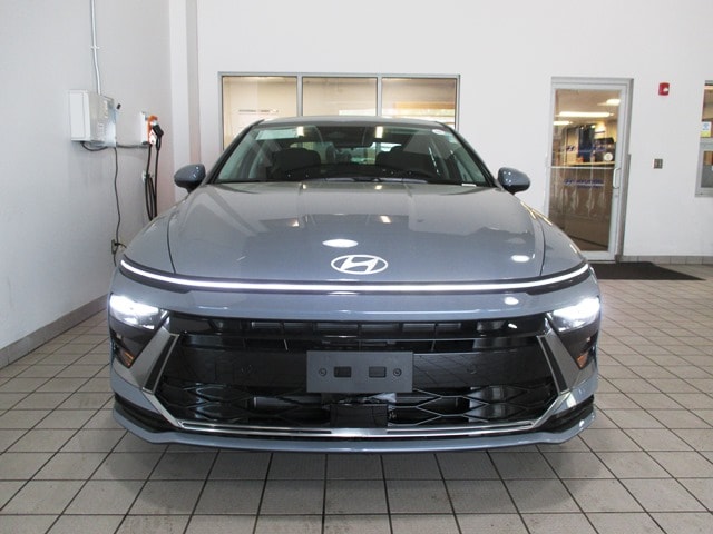 new 2025 Hyundai Sonata Hybrid car, priced at $31,719