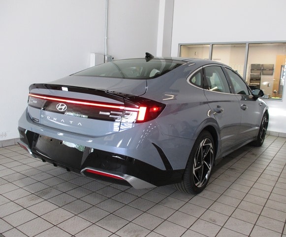 new 2025 Hyundai Sonata car, priced at $31,604