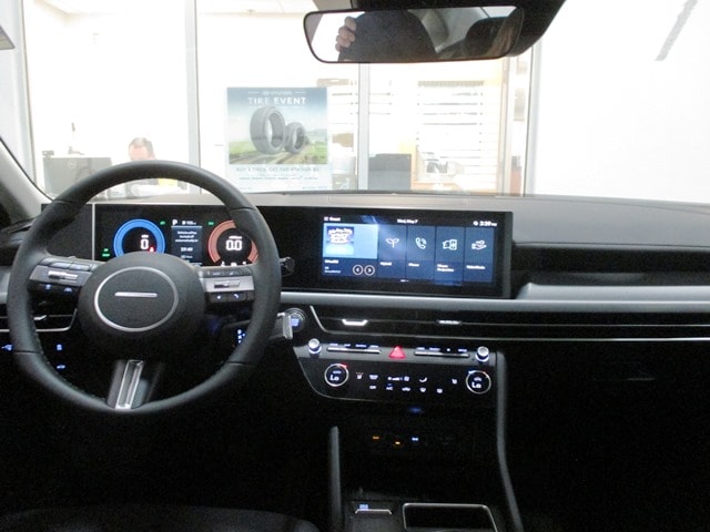 new 2025 Hyundai Sonata Hybrid car, priced at $31,637