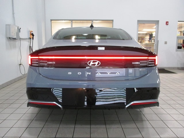 new 2025 Hyundai Sonata Hybrid car, priced at $31,757