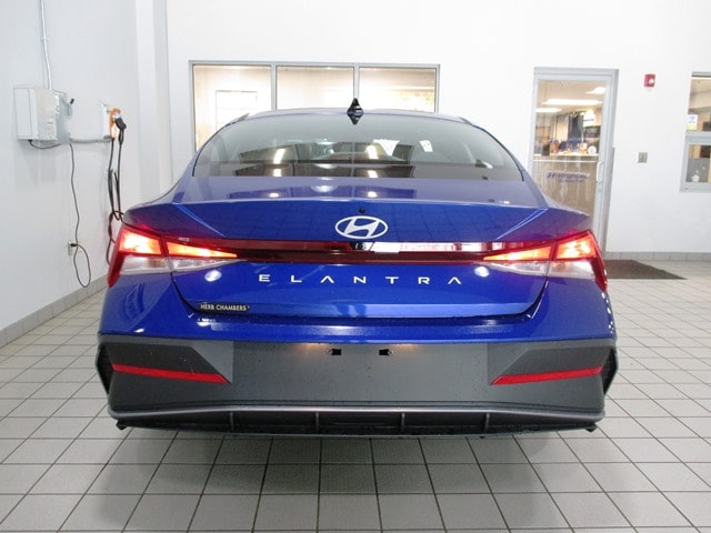 new 2024 Hyundai Elantra car, priced at $23,651