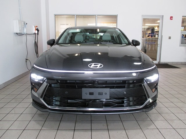 new 2025 Hyundai Sonata Hybrid car, priced at $37,944