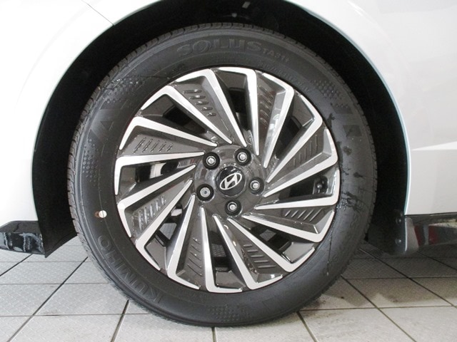 new 2025 Hyundai Sonata Hybrid car, priced at $31,450