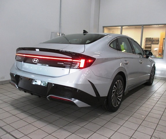 new 2025 Hyundai Sonata Hybrid car, priced at $31,608