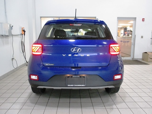 used 2024 Hyundai Venue car, priced at $21,998