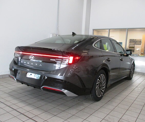 new 2025 Hyundai Sonata Hybrid car, priced at $37,944