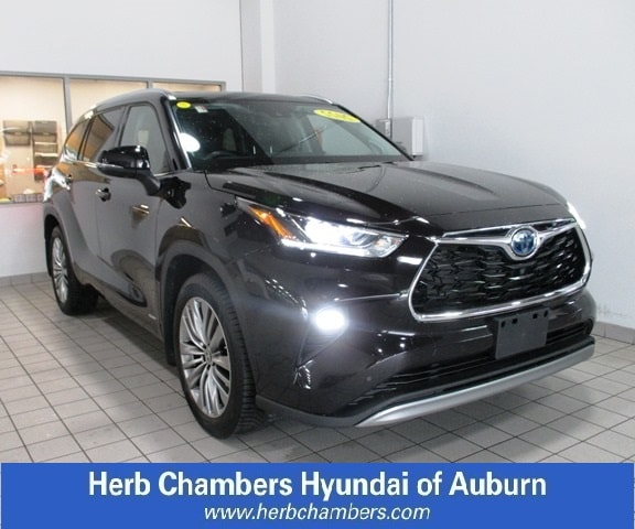 used 2022 Toyota Highlander Hybrid car, priced at $42,998
