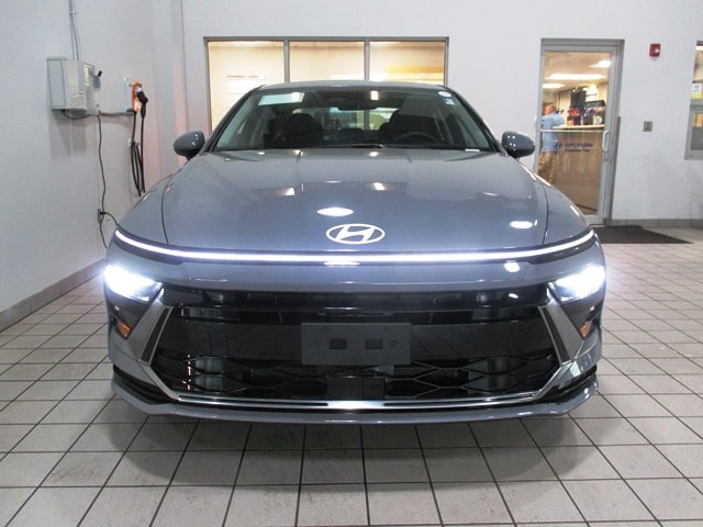new 2025 Hyundai Sonata Hybrid car, priced at $31,450