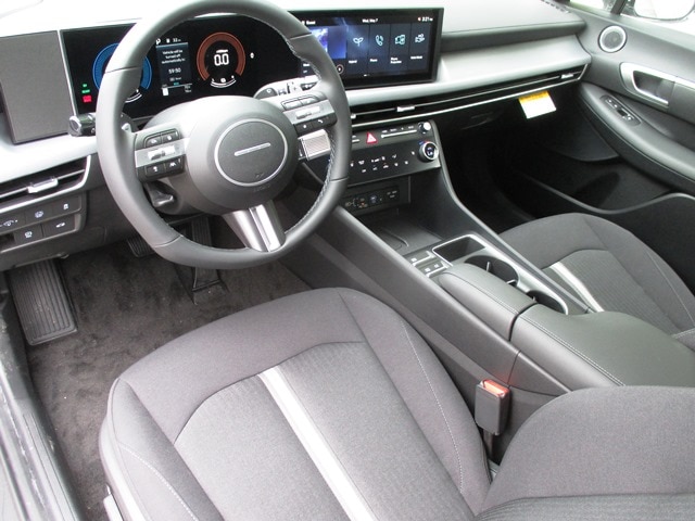 new 2025 Hyundai Sonata Hybrid car, priced at $31,608