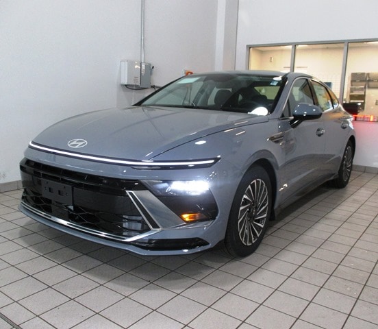 new 2025 Hyundai Sonata Hybrid car, priced at $31,757