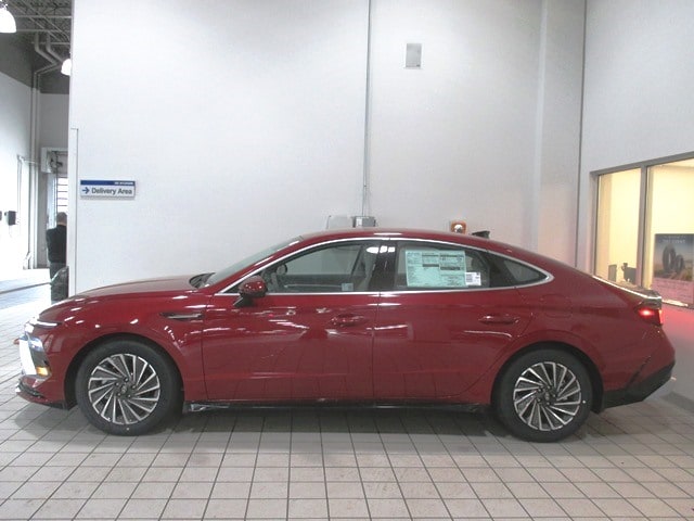 new 2025 Hyundai Sonata Hybrid car, priced at $32,170